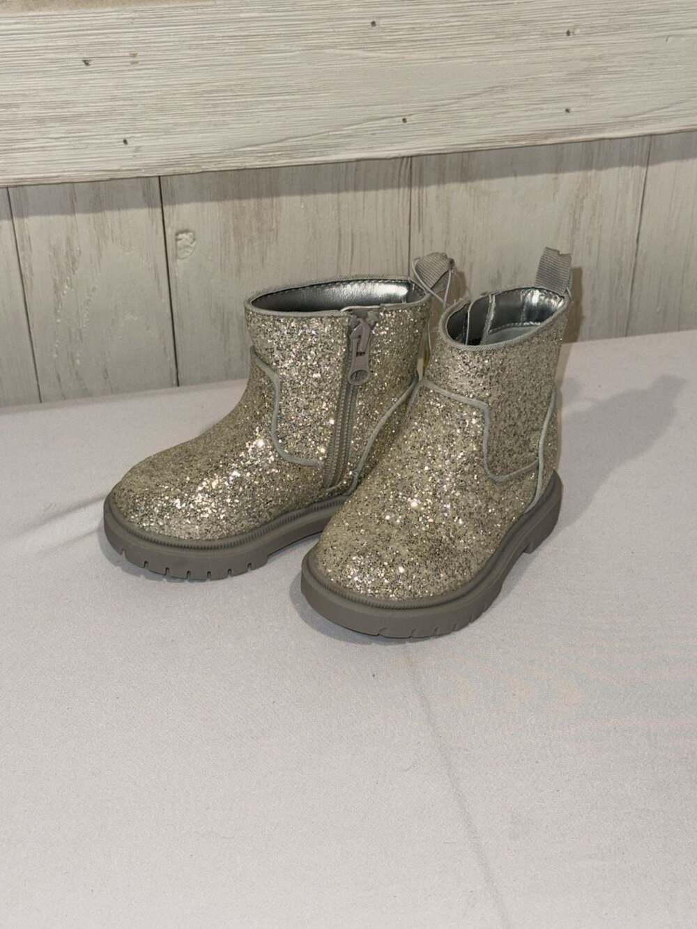 Cat & Jack Toddler Flora Chelsea Glitter Boots Silver Size 5